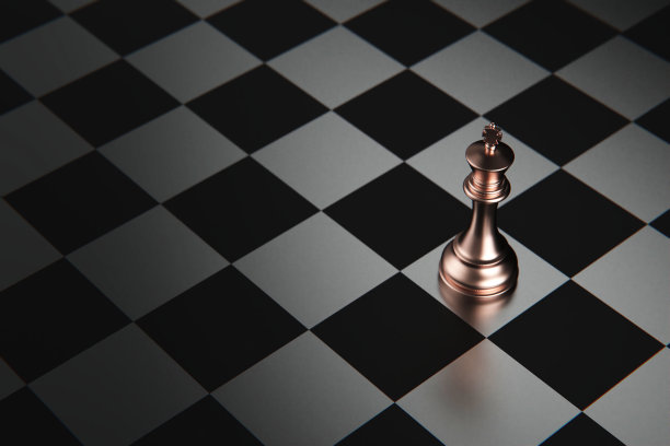 青铜国际象棋棋子，棋盘上的孤单国王照片图片下载