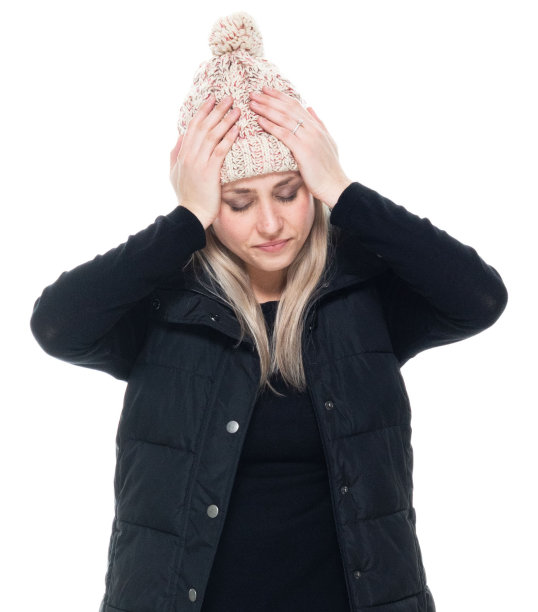 白种年轻女子无袖穿着夹克衫图片下载