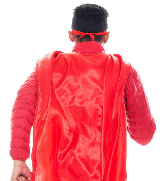 穿着斗篷的非洲裔男性超级英雄图片下载