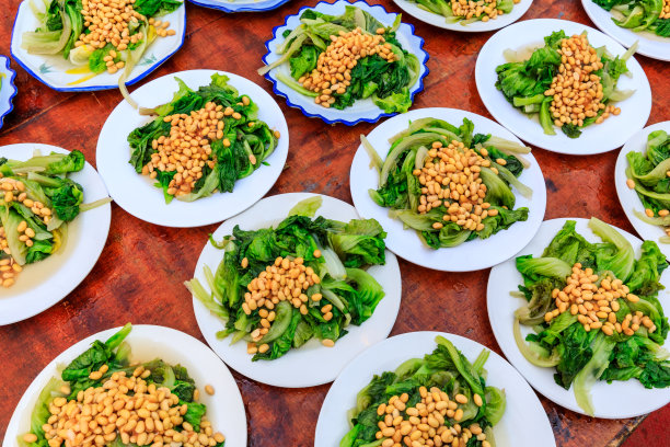美味的生菜黄豆菜。中国菜。图片下载