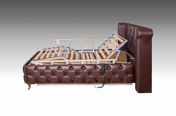 白色背景的床。存储空间。图片下载