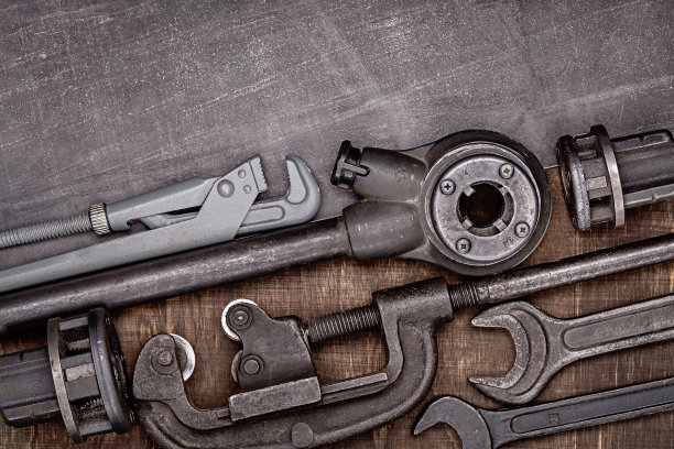 各种管道工具的照片。日常维修工具。图片下载