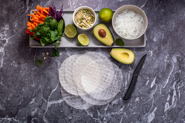 米纸，制作蔬菜夏卷的配料，亚洲素食，清洁饮食图片下载