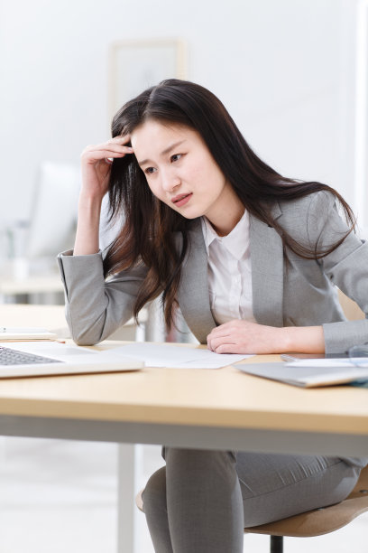 陷入困境的商业女性图片下载