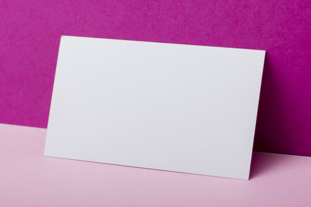 名片空白。模型上的彩色背景。平的。文本复制空间图片下载