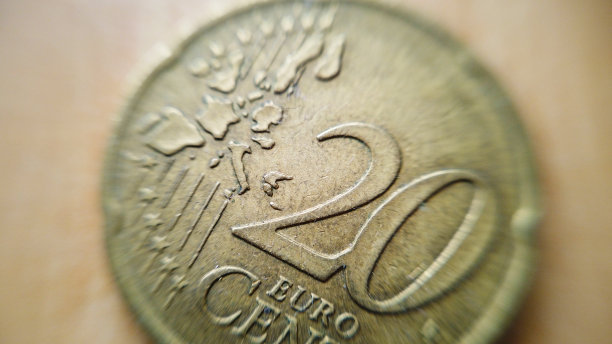 欧元硬币微距拍摄照片图片下载