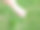 这孩子的腿受了伤。那个女孩为她的孩子提供急救。那个女孩伤了腿。腿上的伤口。受伤到流血。婴儿脚上的血图片下载