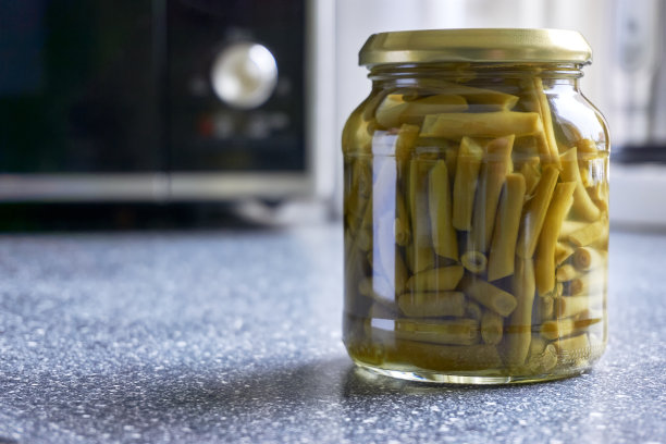 玻璃罐里的青豆图片下载