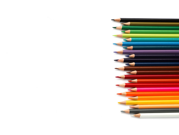 白色背景上的彩色铅笔图片下载