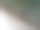 一名女子漂浮在海上的无人机照片。图片下载