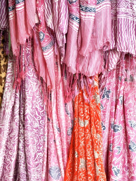 美丽的丝绸蜡染围巾图片下载