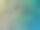 一名女子漂浮在海上的无人机照片。图片下载