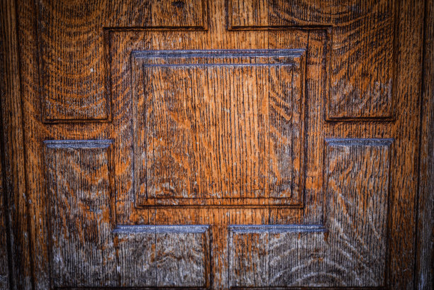 布拉格街道上历史悠久的大门的近景图片下载