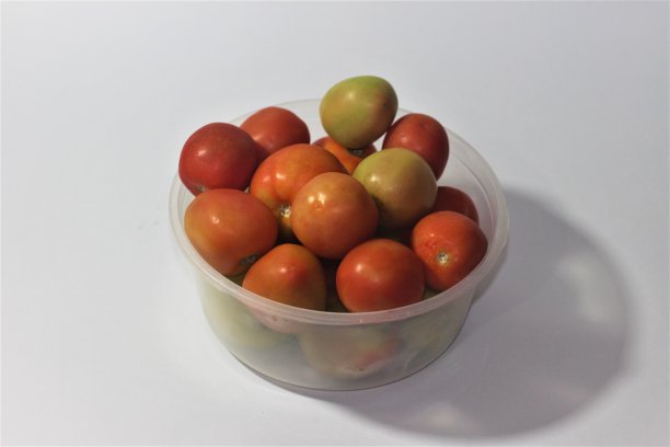 碗里的西红柿太多了图片下载