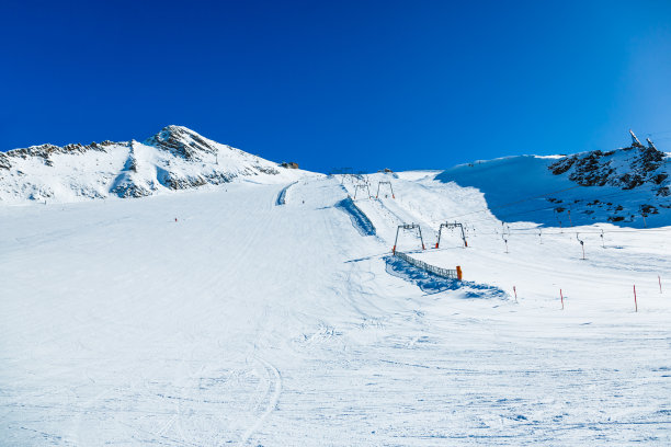 冬季滑雪胜地图片下载