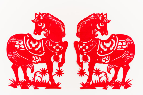 中国传统剪纸，十二生肖。中国新年，马年。中国动物马传统剪纸艺术图案。马剪纸，过年。图片下载