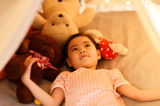 可爱的小女孩图片下载