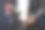 手拿酒瓶。的报价。服务员。侍酒师图片下载