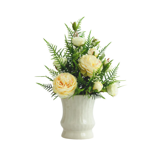 人工黄玫瑰排列在白色背景上，有工作路径图片下载