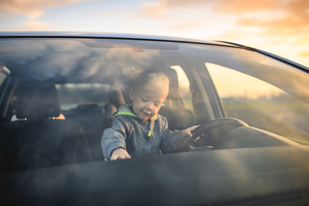 家庭享受与汽车图片下载