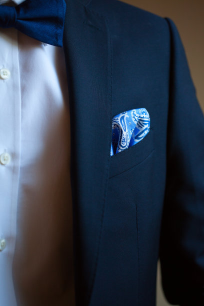 为场合盛装打扮的图片下载