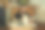 男艺术家在他的速写本上画画图片下载