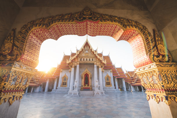 Wat Benchamabopit Dusitvanaram是曼谷著名的寺庙图片下载