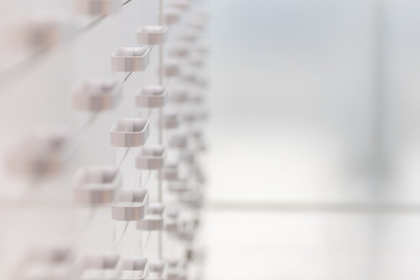 药店货架上的药片图片下载