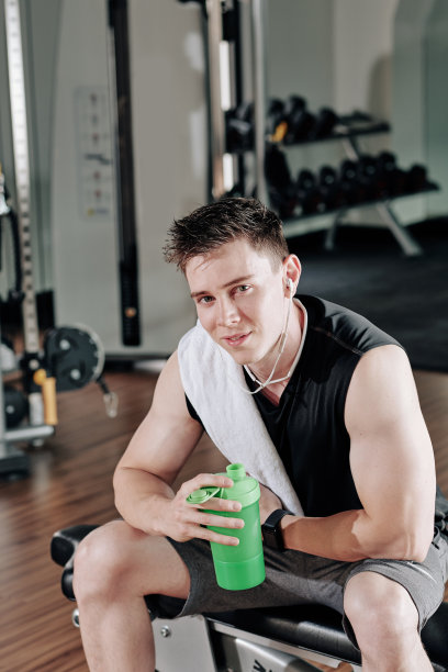 运动员饮用摇图片下载