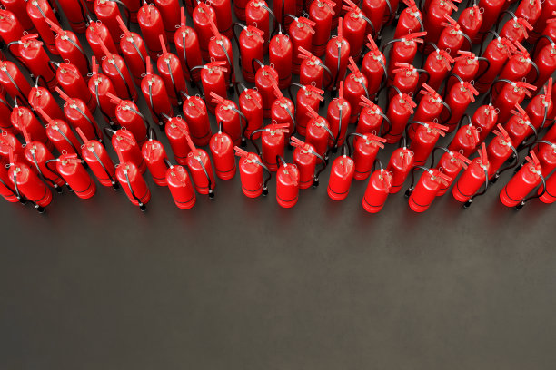 灰色背景上的灭火器。前视图。图片下载