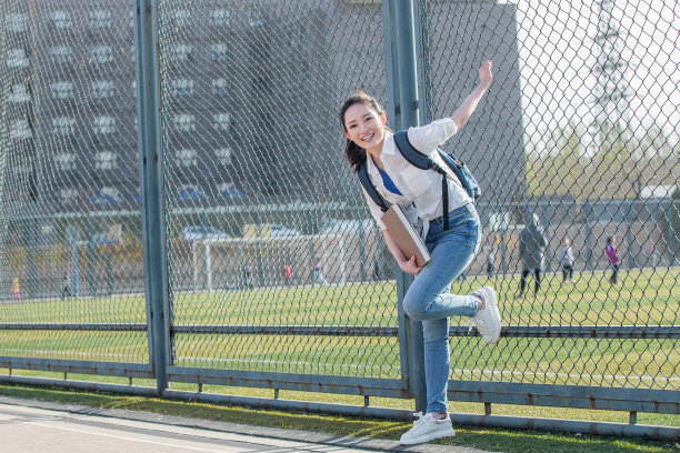 青年女大学生图片下载