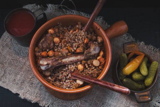 传统的俄罗斯晚餐图片下载