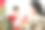青年男人送女朋友圣诞礼物图片下载