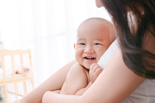 快乐母子玩耍图片下载