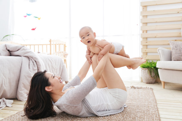 快乐母子玩耍图片下载