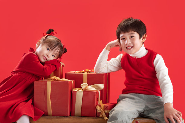 可爱的小朋友过新年图片下载