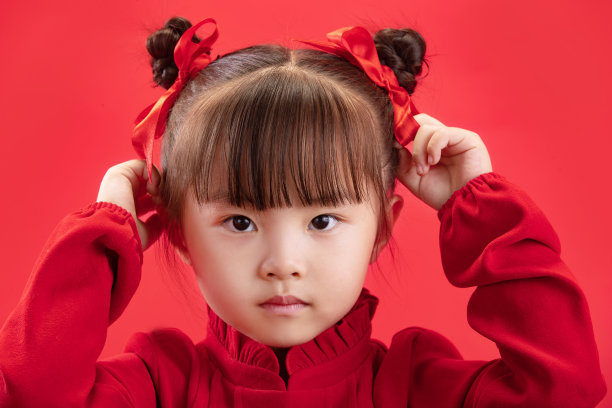 可爱的小女孩过新年图片下载