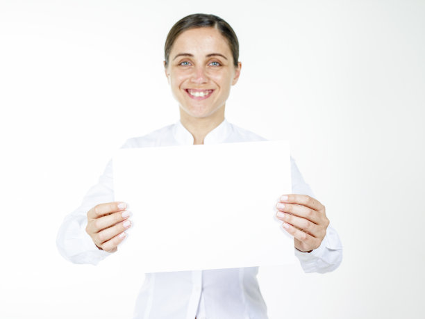 女商人手持空白广告横幅图片下载