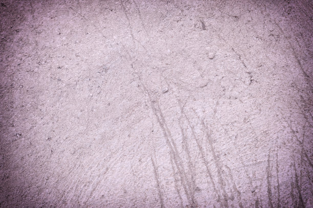 抽象的丁香划伤背景。旧灰泥墙的碎片。照片的网站和布局与小插图。图片下载