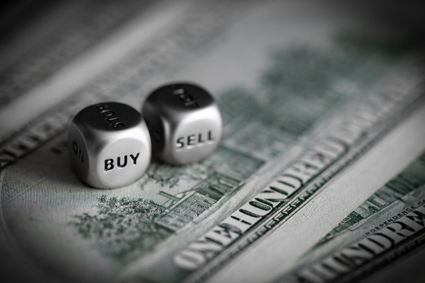 在一美元的纸币上买卖骰子图片下载
