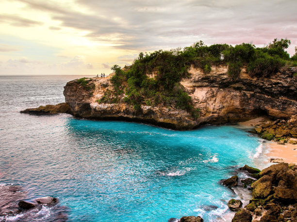 蓝色泻湖图片下载