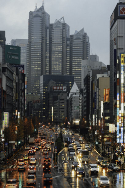 雨中的新宿图片下载