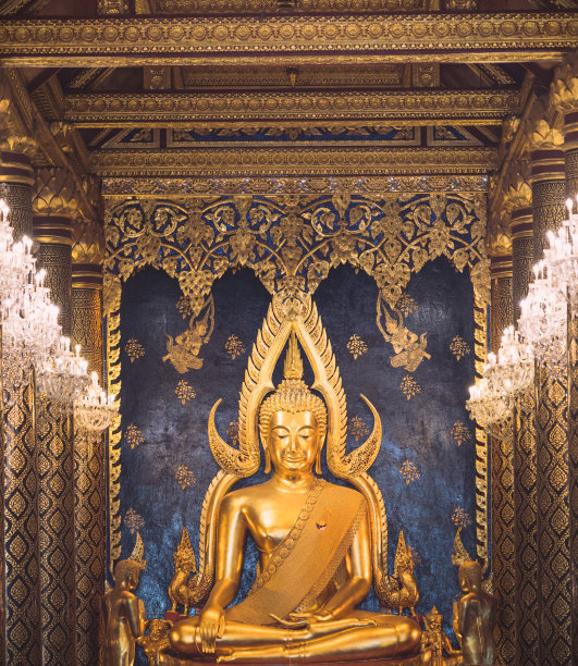 美丽的Nang phaya佛像在Nang phaya寺(Wat Nang phaya)在泰国的五尊benjaphakee雕像图片下载