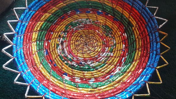 在克什米尔手工制作的食物盘子图片下载