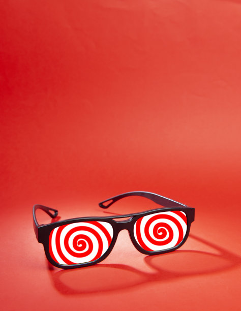 带有催眠螺旋的电影眼镜图片下载