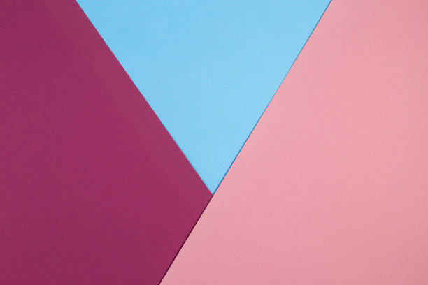几何背景最小概念。有拷贝空间的多色纸。图片下载
