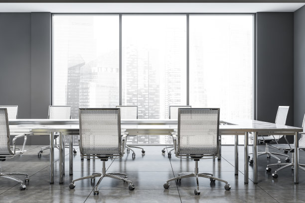 灰色全景会议室内部图片下载