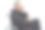 一个坐在轮椅上打电话的残疾人图片下载