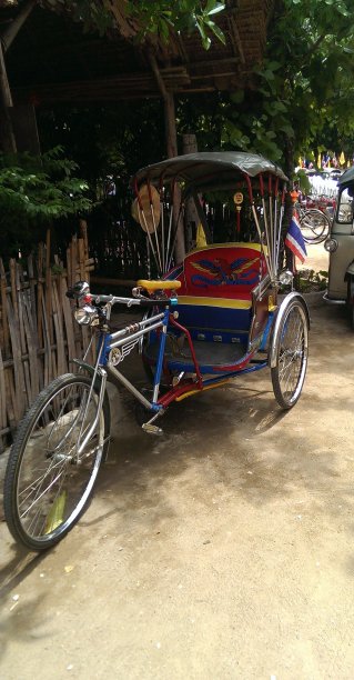 泰国漂亮的自行车出租车图片下载