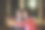 快乐的年轻女子在咖啡馆自拍。两个迷人的女性朋友微笑使完美的照片在一起。技术概念图片下载